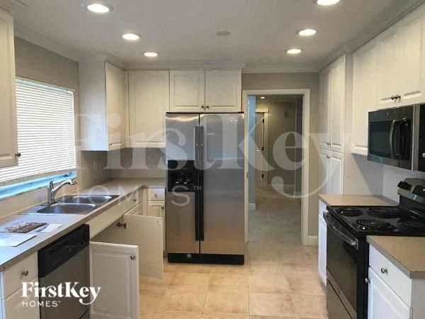 Building Photo - 1376 Burtwood Dr