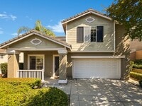 Building Photo - Bright & Spacious 3B/3BA Home with Communi...