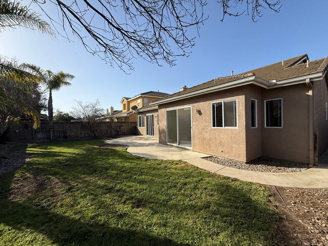 Building Photo - Centrally Located Single Story Home in Traditions