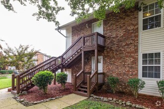 Building Photo - Adorable 2 bed/2 bath condo Hermitage