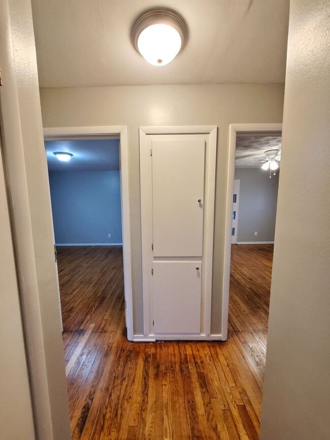 Building Photo - 3 BEDROOM SINGLE FAMILY HOME