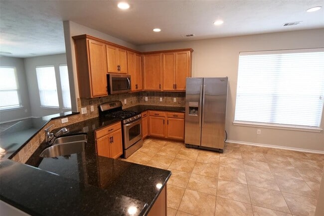 Building Photo - 6123 Summerfield Glade Ln
