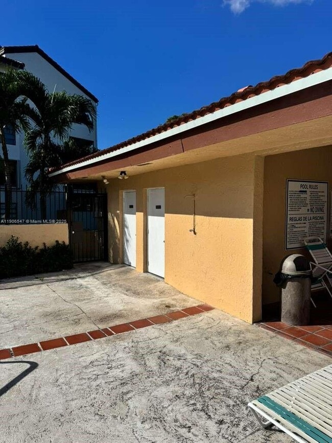 Building Photo - 9140 SW 123rd Ct