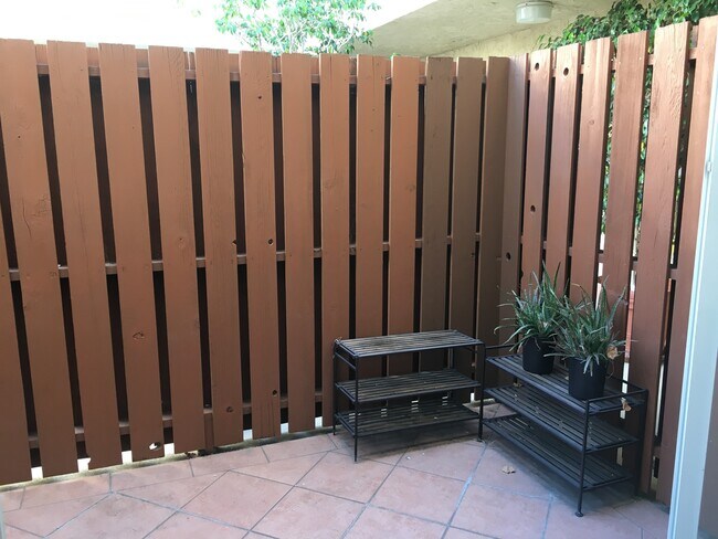 Building Photo - 1747 Barry Ave