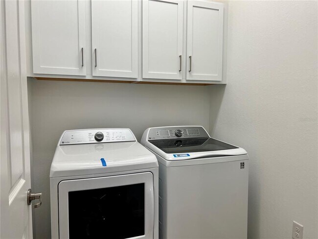 Building Photo - 25246 Keygrass Ct