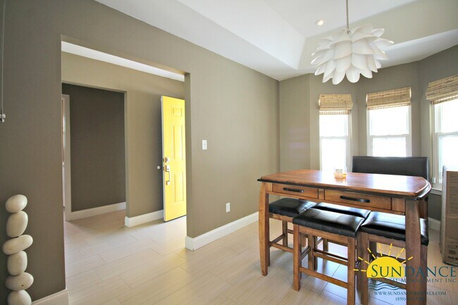 Building Photo - Great 4 Bedroom Home in Fort Walton