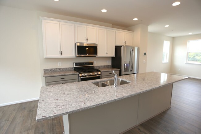 Building Photo - 14317 Summit View Ln
