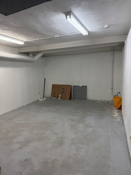 Building Photo - 26 Andrew St