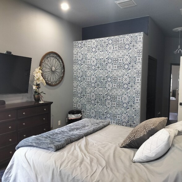 Building Photo - 12408 N Ola Ave