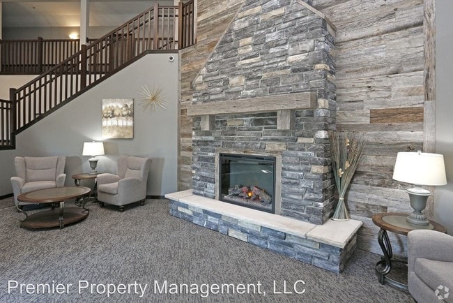 Building Photo - 3200 Old Stone Way NE