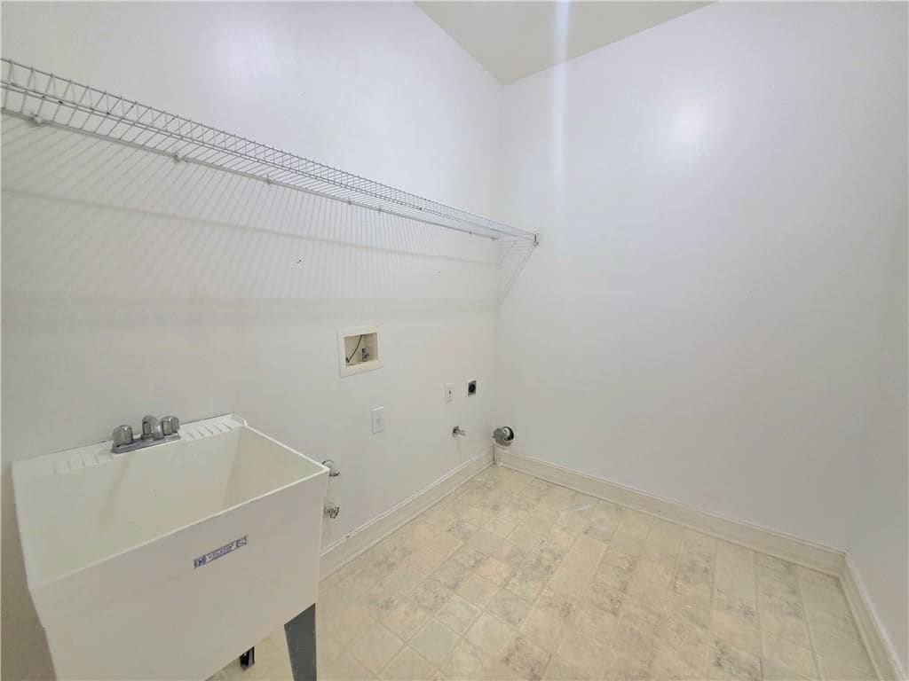 Building Photo - 3385 Wellbrook Dr