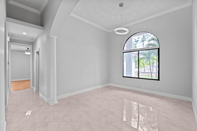 Building Photo - 16596 82nd Rd N