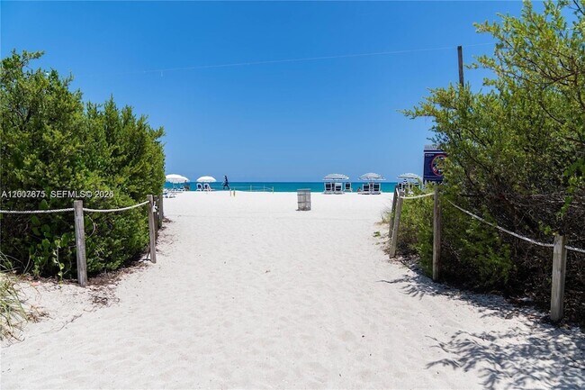 Building Photo - 6515 Collins Ave