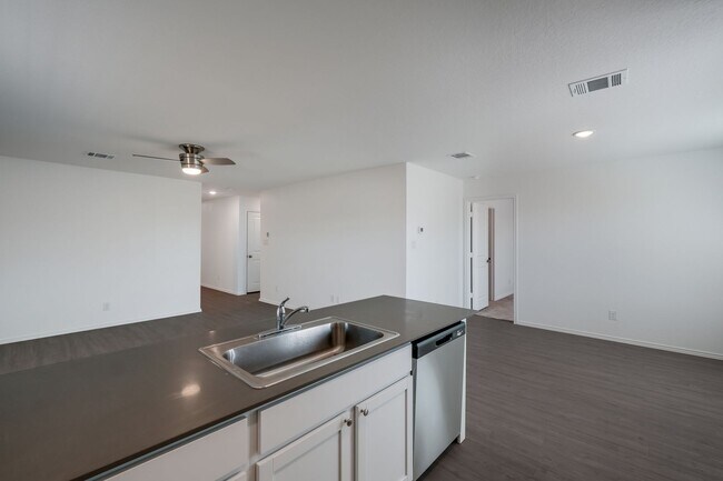 Building Photo - 4934 Legacy Trl