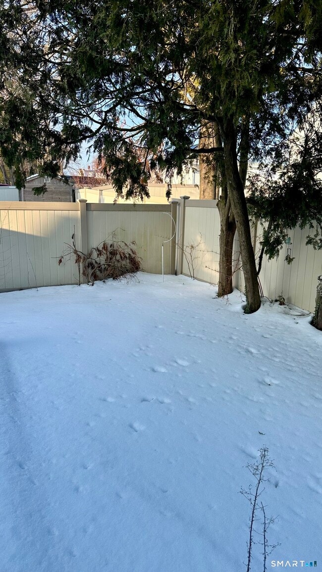 Building Photo - 293 Millville Ave