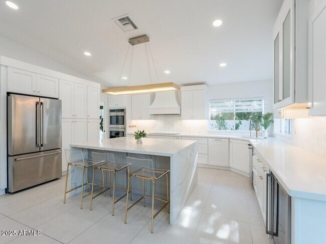 Building Photo - 4748 E Redfield Rd