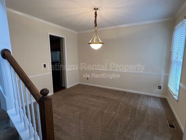 Building Photo - 7115 Red Fox Ln