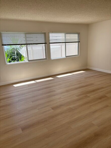 Building Photo - 315 Longfellow Ave