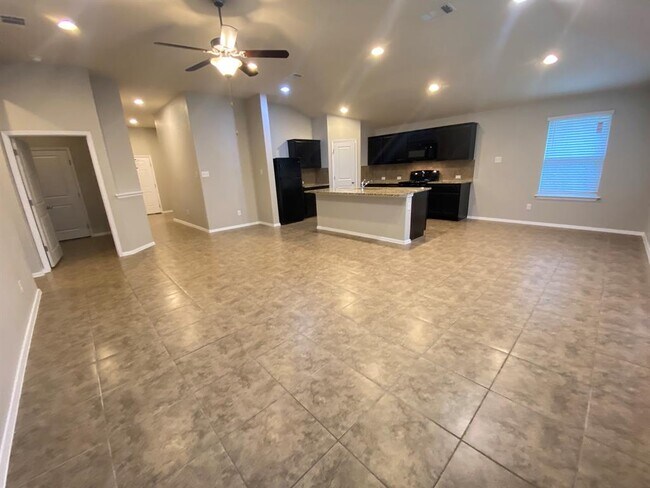 Building Photo - 21607 Surrey Ln