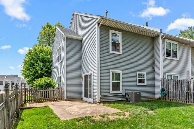 Building Photo - 14 Aster Way