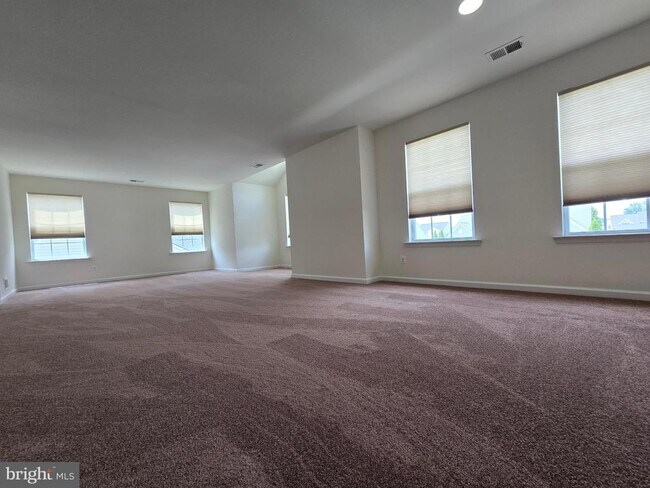 Building Photo - 173 Heartleaf Ln