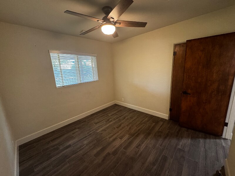 Building Photo - 1620 E Rancho Dr