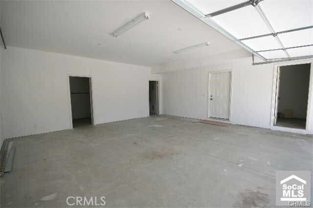 Building Photo - 34075 Silver Lantern St