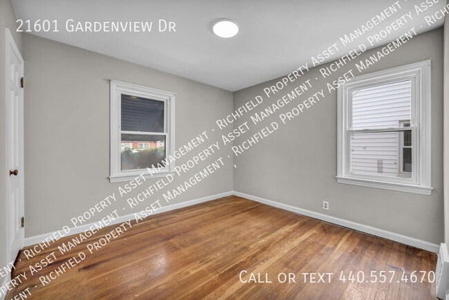 Building Photo - 21601 Gardenview Dr