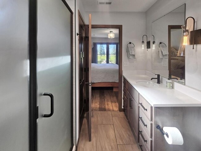 Building Photo - 1558 Blaine's Wy