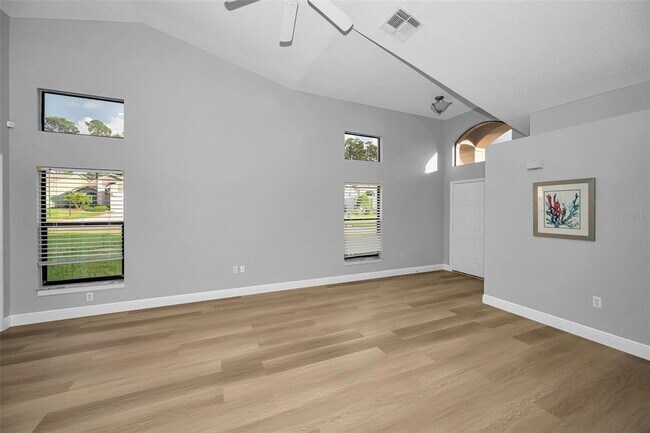 Building Photo - 6240 Fairskies Dr