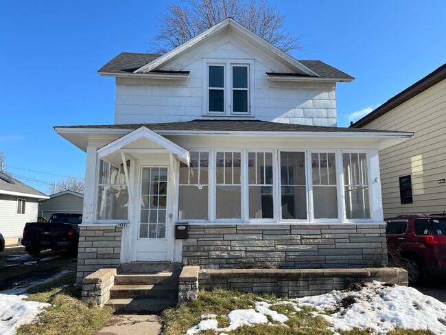 Building Photo - 4 bed 1 bath Single Family Home in Merrill