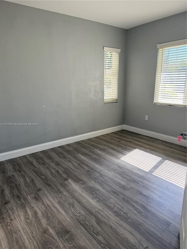 Building Photo - 291 NE 112th St