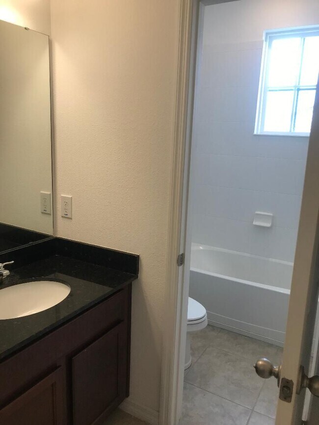 Building Photo - 12886 Westside Vlg Lp