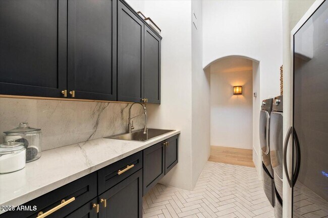 Building Photo - 9836 E Topaz Dr