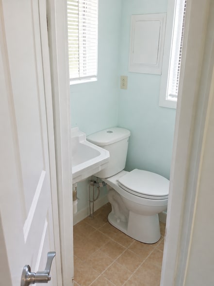 3/4 Bath Room - 111 Causeway Rd