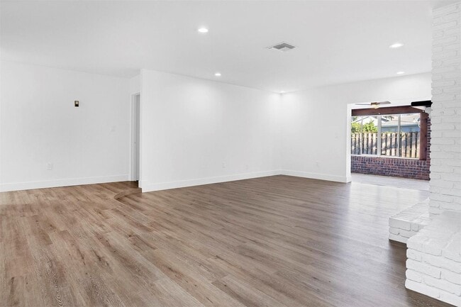 Building Photo - 7841 NW 46th St