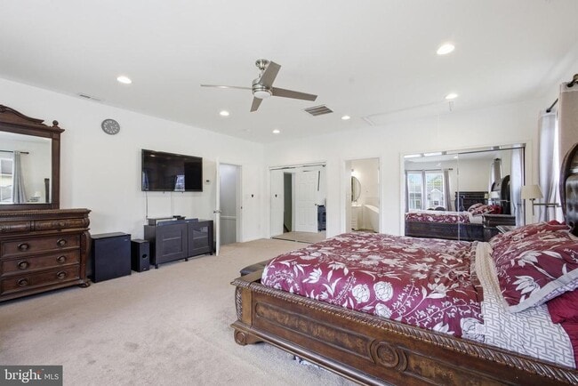 Building Photo - 8664 Pohick Forest Ct