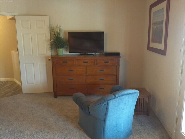 Building Photo - 1740 Quartz Ln