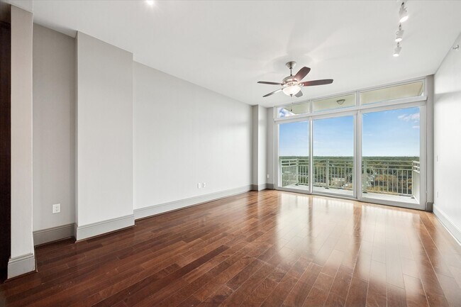 Building Photo - 9870 Gaylord Dr