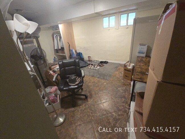 Building Photo - 818 Packard St