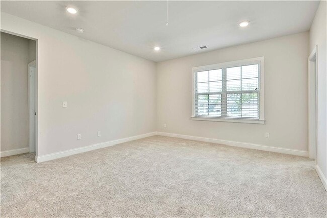 Building Photo - 335 Caledonia Ct