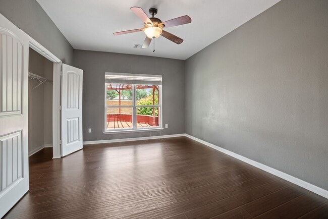 Building Photo - Gorgeous 4 Bed/ 3Bath house for rent! Avai...
