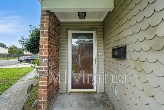Building Photo - 1076 Dubose Dr