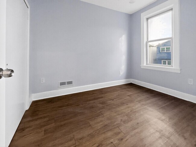Building Photo - 12 E 49th St
