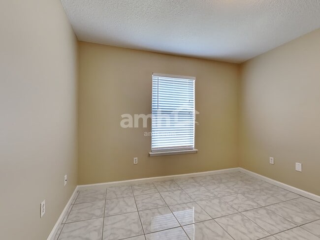 Building Photo - 9422 Daniels Mill Dr