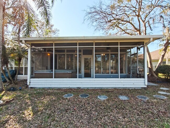 Building Photo - Florida Living at Its Best – 3BR Home with Hot Tub & Resort Amenities