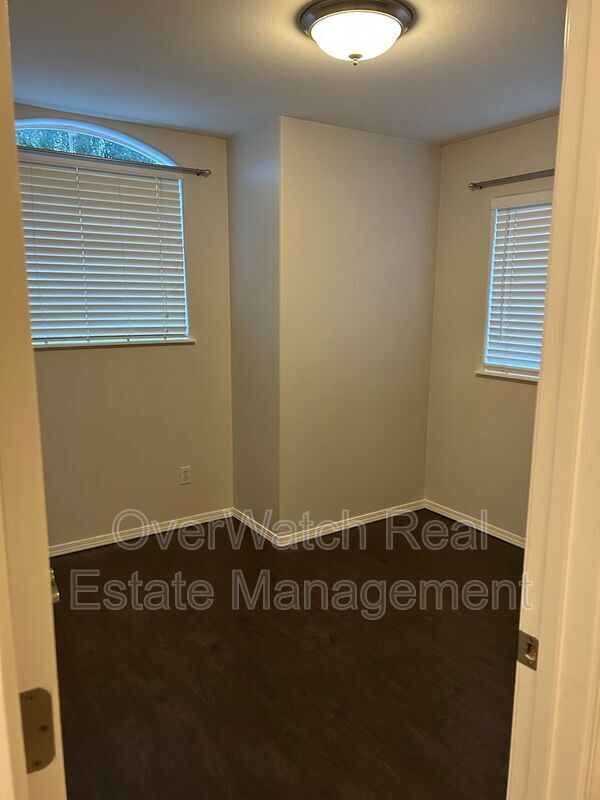 Building Photo - 10651 Concord Hill Cir