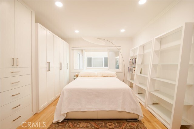 Building Photo - 251 Lower Cliff Dr