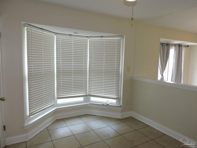 Building Photo - 4407 Eastpointe Dr