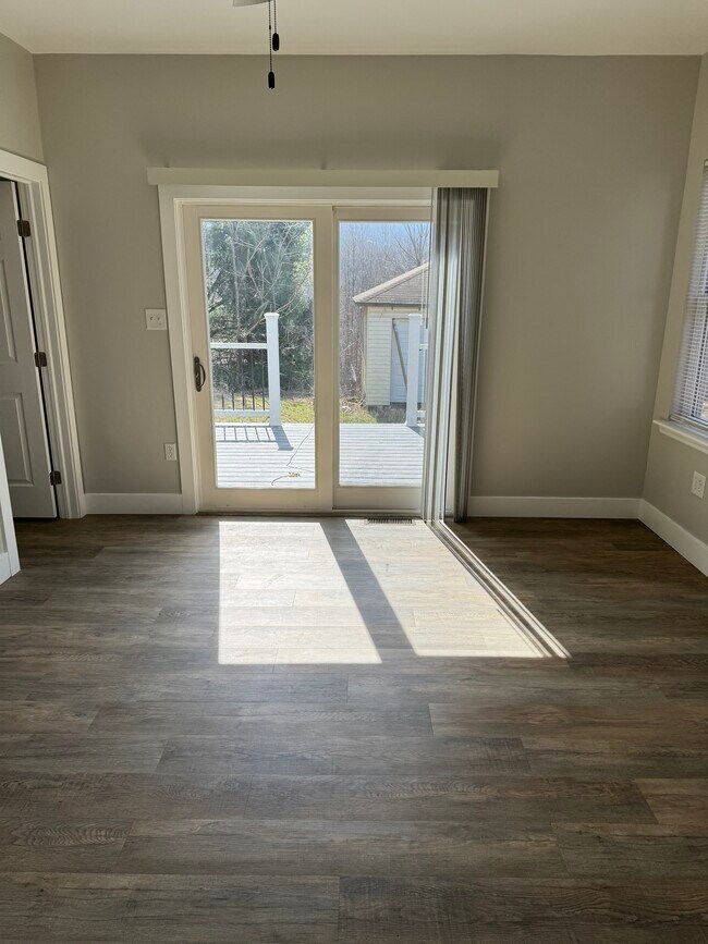 Building Photo - 213 Bear Creek Blvd